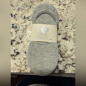NWT Vince Camuto Gray No-Show Socks